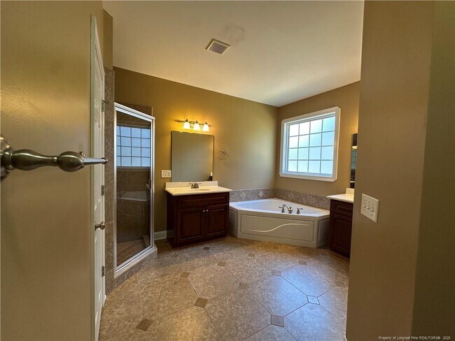 Building Photo - 195 Quail Hollow