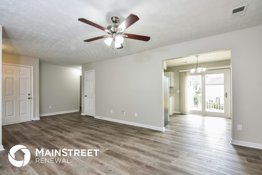 Building Photo - 637 Woodcrest Manor Dr