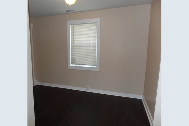 Building Photo - 222 S Wheatland Ave