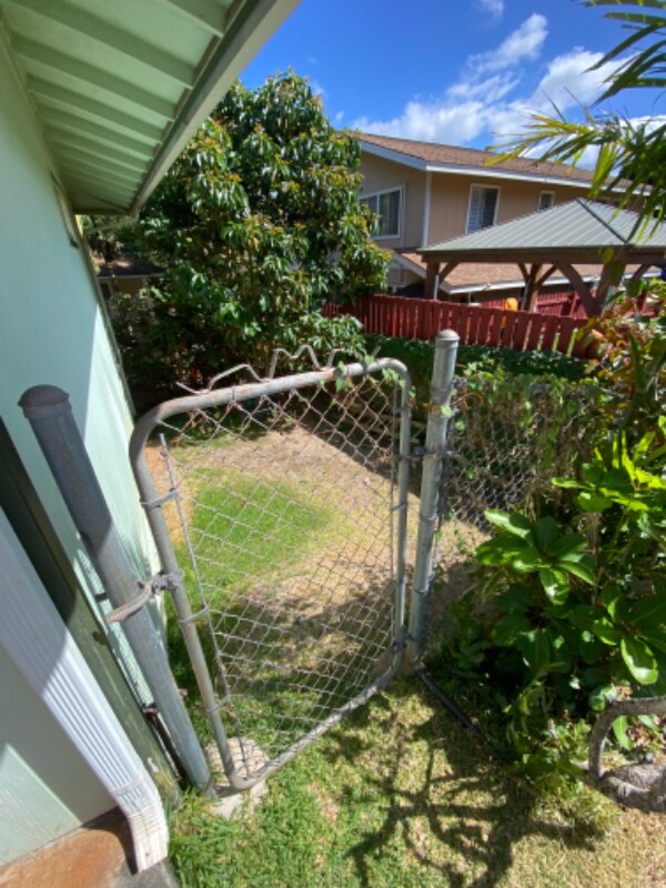Building Photo - 1136 Makaala St