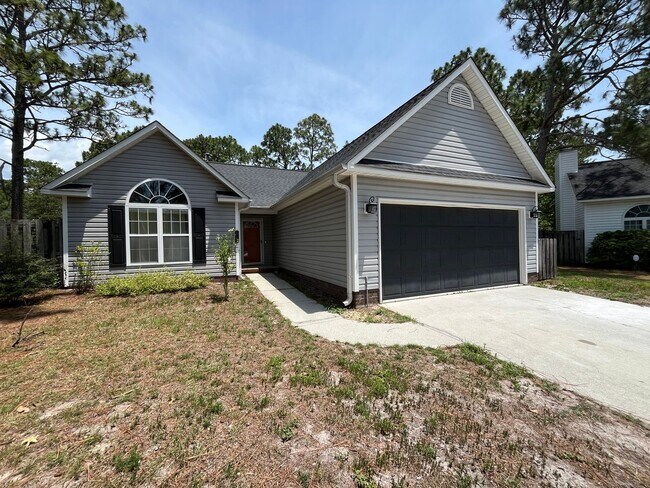 Building Photo - Discover this well-maintained 3-bedroom, 2-bath home in Wilmington, NC