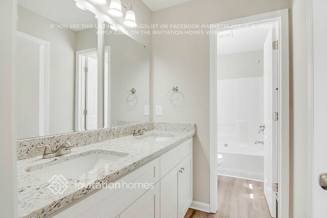 Building Photo - 201 Zircon Ln