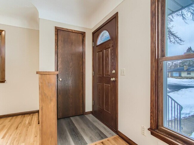 Building Photo - 12625 Monterey Ave S