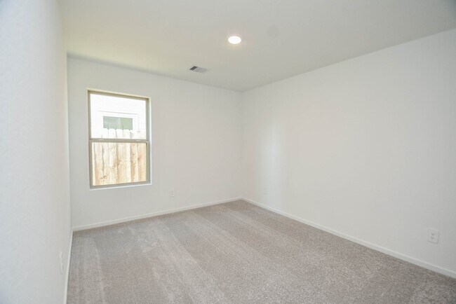 Building Photo - 1542 San Sebastien Dr