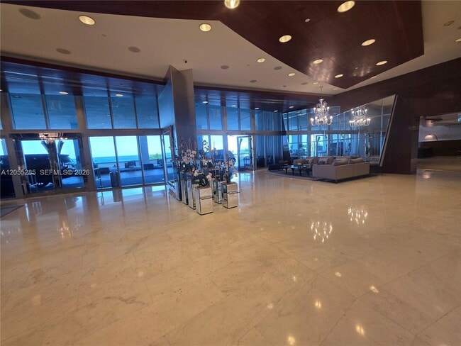 Building Photo - 17121 Collins Ave