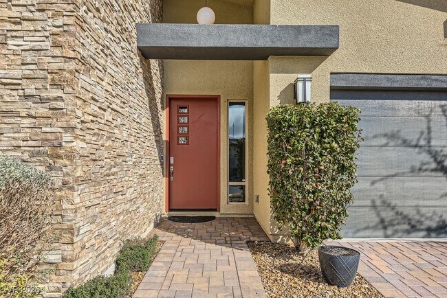 Building Photo - 3008 Barrett Springs Ave