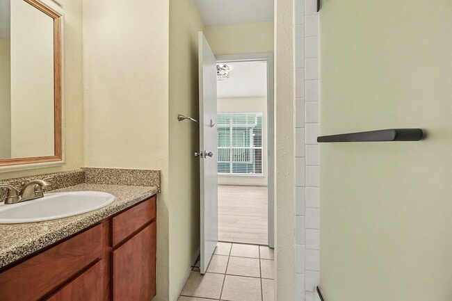 Building Photo - 3506 Cove View Blvd