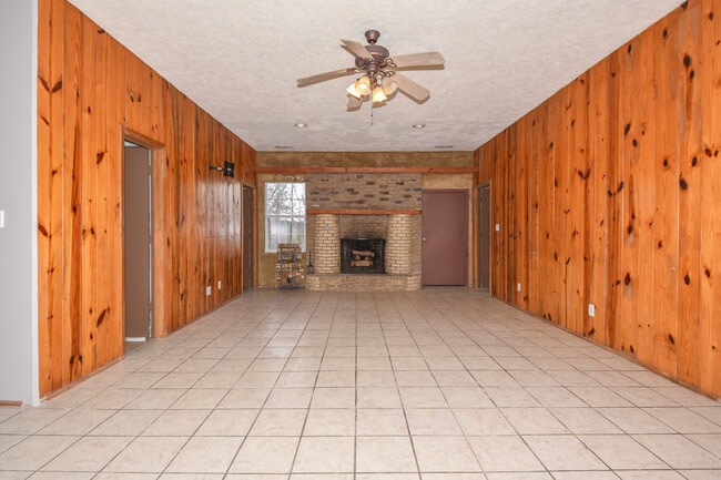 Building Photo - 4526 Rock Springs Rd