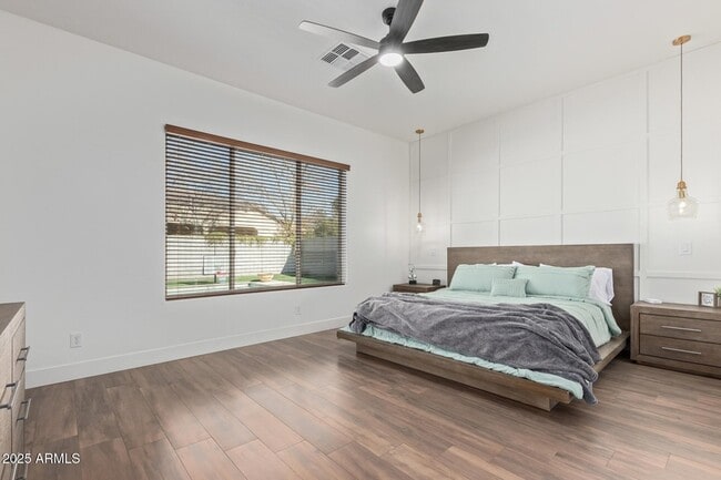 Building Photo - 8414 W Northview Ave