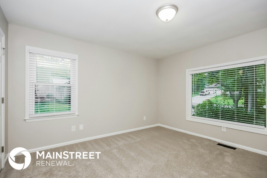 Building Photo - 919 Briarcliff Rd