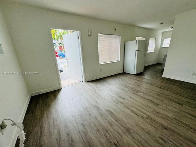 Primary Photo - 2900 W Flagler St