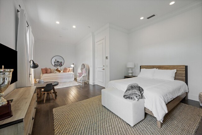 Building Photo - 12820 Mizner Way