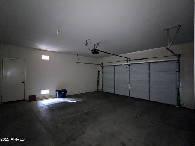 Building Photo - 16071 W Gelding Dr