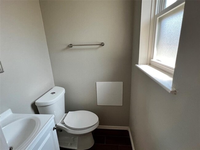 Building Photo - 1306 Gamma St