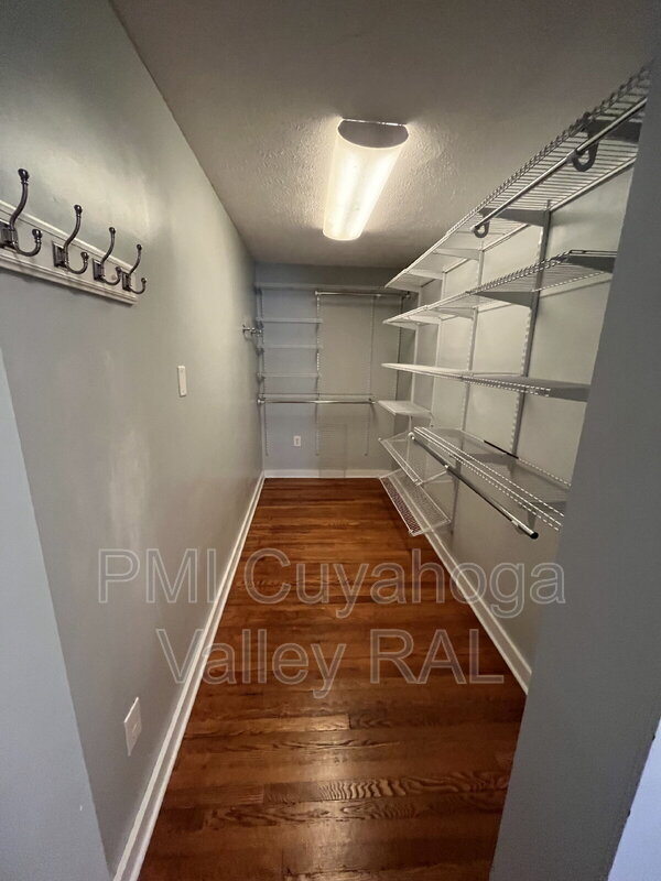 Building Photo - 358 Merriman Rd