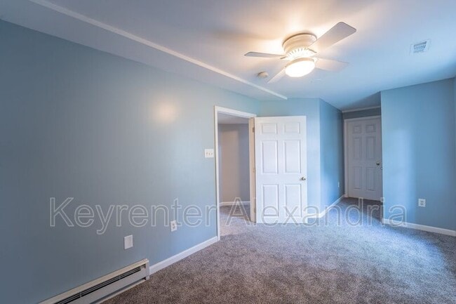 Building Photo - 13183 Oak Farm Dr