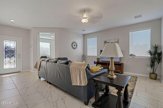 Building Photo - 143 Sarah Trl