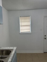 Building Photo - 1344-1346 Hyde Pk Blvd