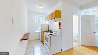 Building Photo - 307 Dolphin St