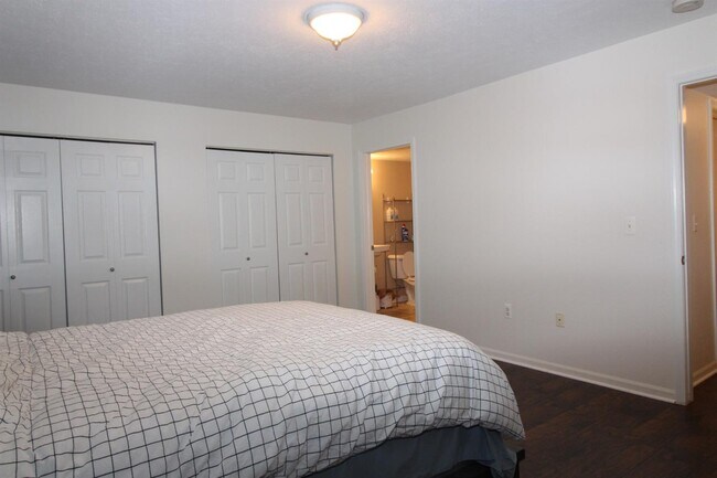 Building Photo - 1396 Heatherwood Ln