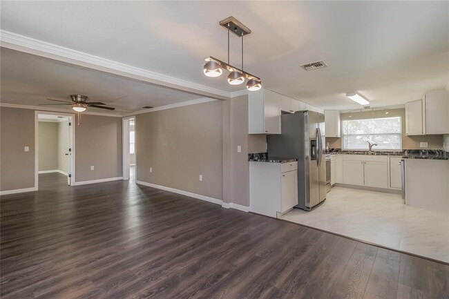 Building Photo - 234 12th Ave