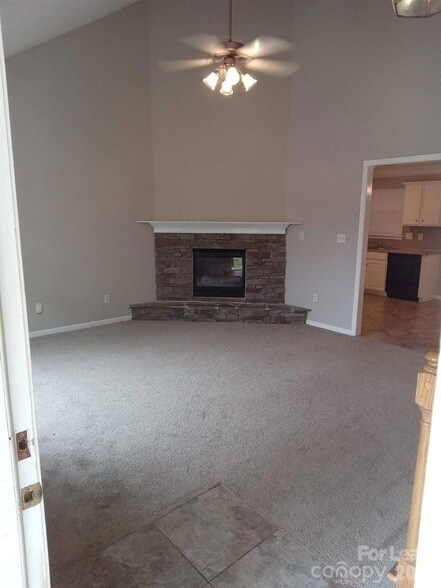 Building Photo - 738 Ablow Dr