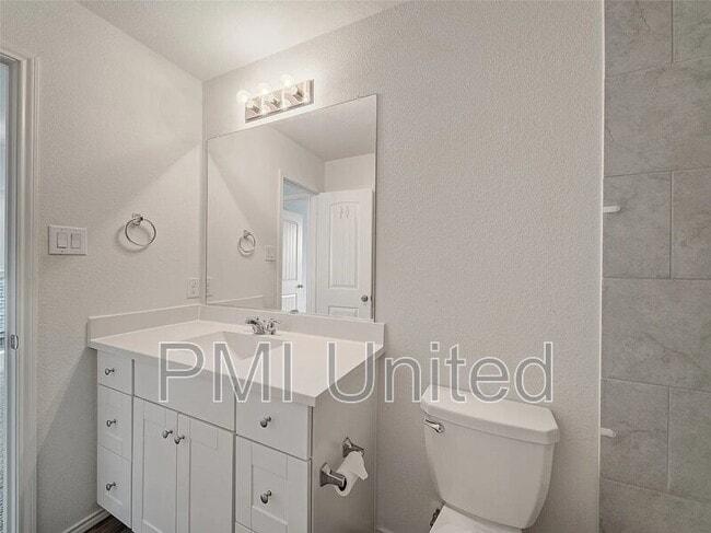 Building Photo - 2321 Larimar Dr