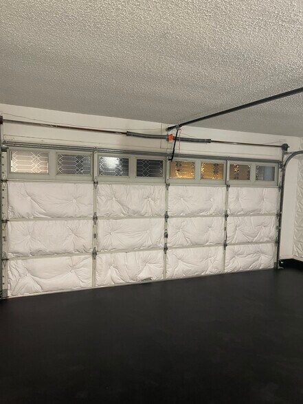 Building Photo - 843 SW Thrift Ave