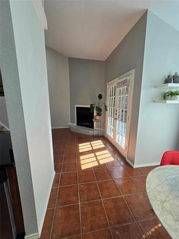 Building Photo - 7525 Holly Hill Dr