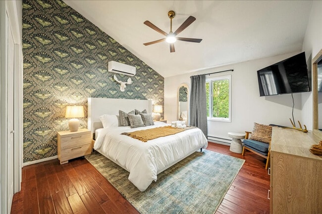 Building Photo - 1825 Jennifer Dr