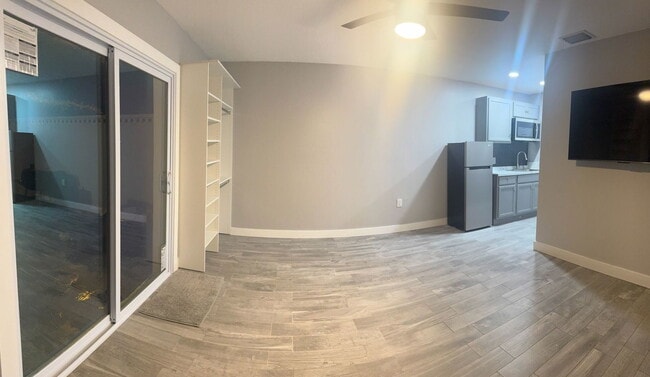 Building Photo - Southwest 8th Street, Miami, FL 33184 - 1 BR 1 BA house