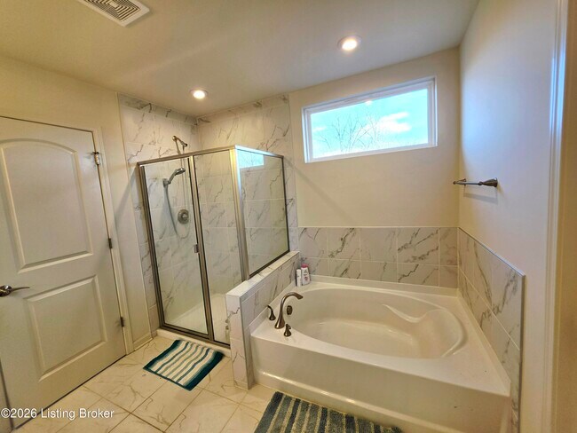 Building Photo - 17505 Shakes Creek Dr