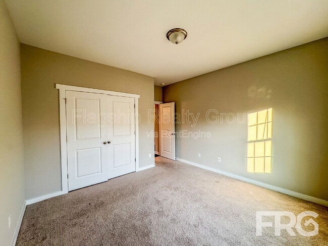 Building Photo - 1400 S Taylor St