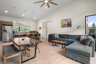 Building Photo - 30 Moondance Ln
