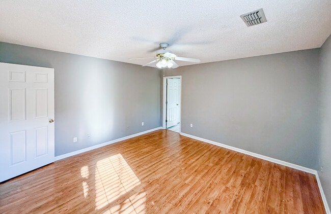 Building Photo - 24 Winchester Ct