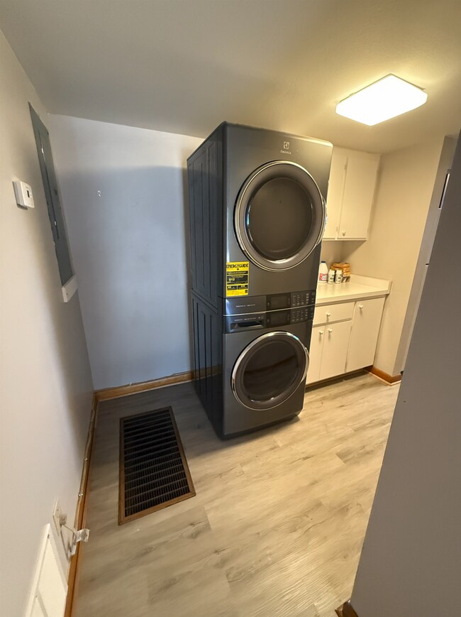 Building Photo - 70 Crockett Rd