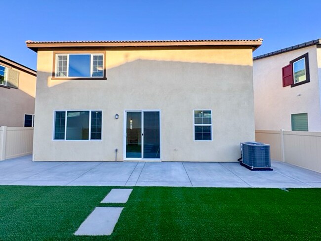 Building Photo - BRAND NEW 3 bedroom Willow Springs home av...