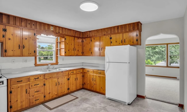 Building Photo - Updated 3-bedroom, 1-bath ranch home locat...