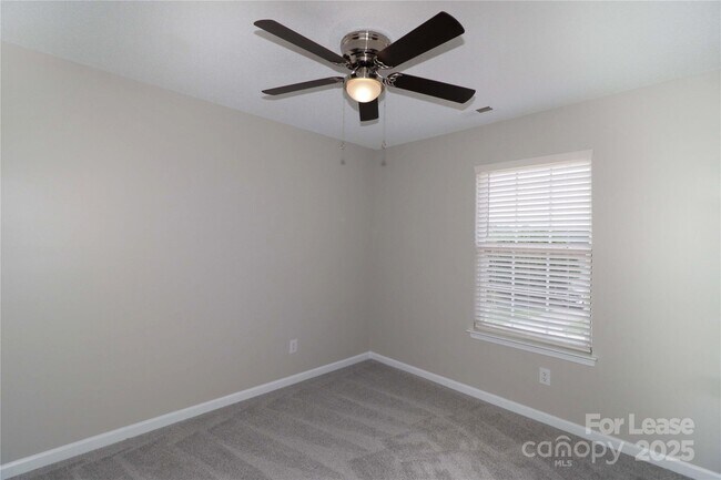 Building Photo - 915 Harbour View Cove NE