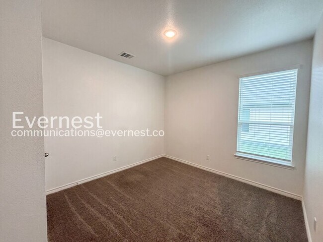 Building Photo - 853 Freedom Cir