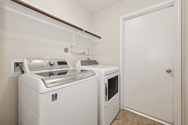 Building Photo - 3327 Tall Sycamore Trail