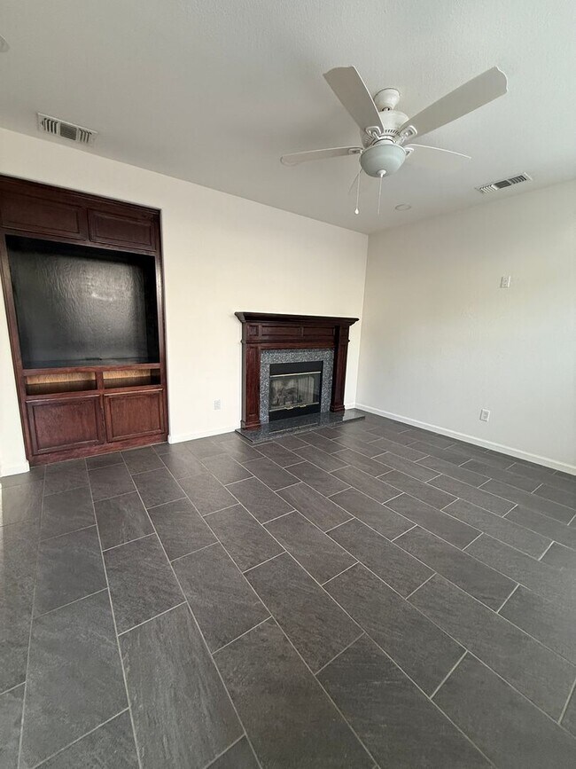 Building Photo - 3 Bedroom, 3.