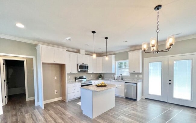 Building Photo - 955 Oakwood Estates Dr