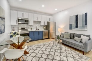 Building Photo - 3221 Hannah St