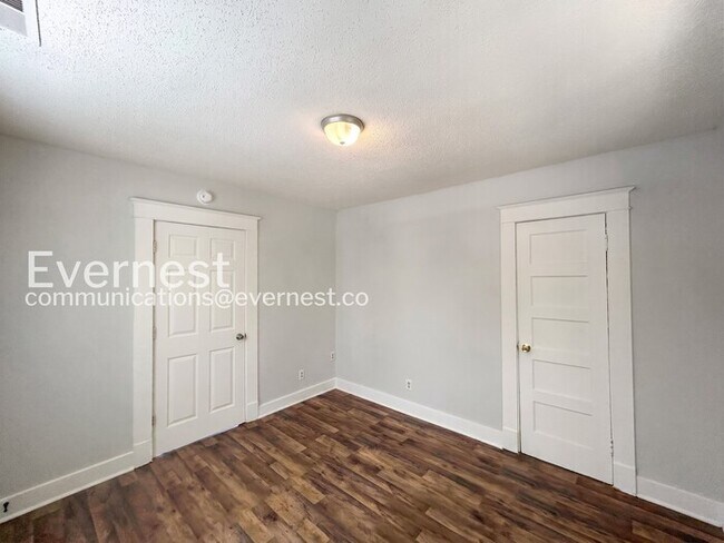 Building Photo - 667 Sevier St