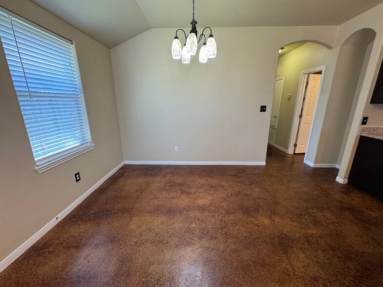 Building Photo - 4305 Cambridge Dr