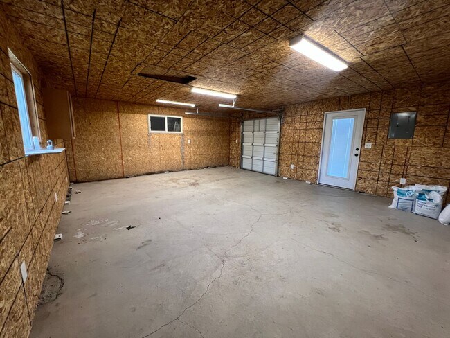 Building Photo - Home in Nephi, UT