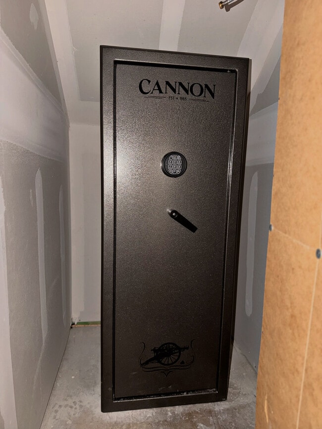 Building Photo - 3011 Lindenwood Run