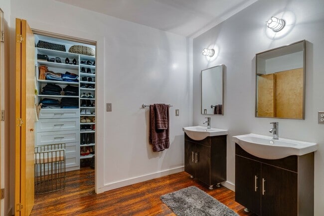 Building Photo - Amazing Germantown Loft in Historic Wertha...