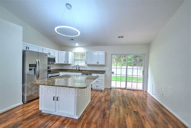 Building Photo - 406 Crescentwood Ct